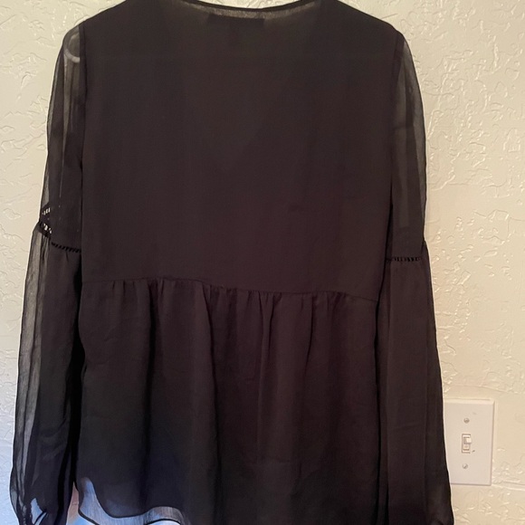 White House Black Market shirt - Picture 3 of 4